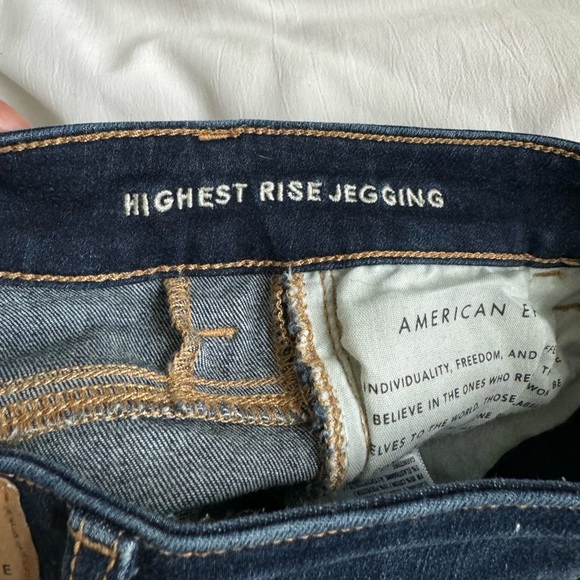 American Eagle High-Rise Skinny Jeans - Picture 4 of 7